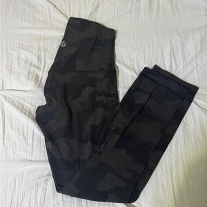 Lululemon Size 0 Leggings, dark green/grey camouflage